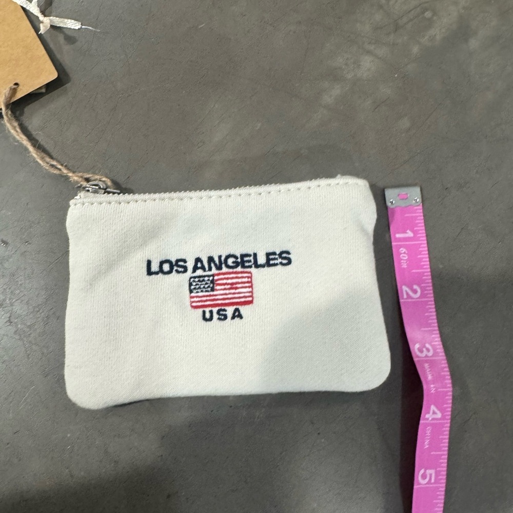 BRANDY MELVILLE winter White Los Angeles USA zipper Pouch w/ golden star  ring⭐️ - Picture 3 of 8